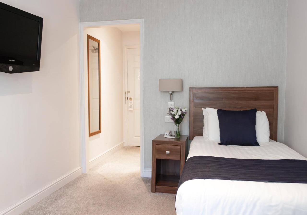 The Holt Hotel Steeple Aston ภายนอก รูปภาพ