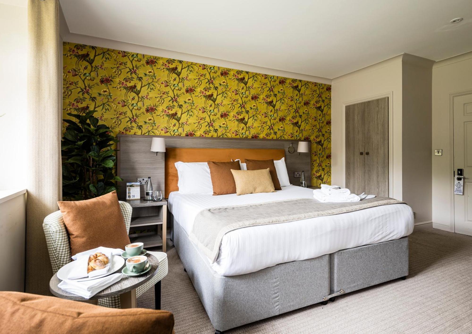 The Holt Hotel Steeple Aston ภายนอก รูปภาพ
