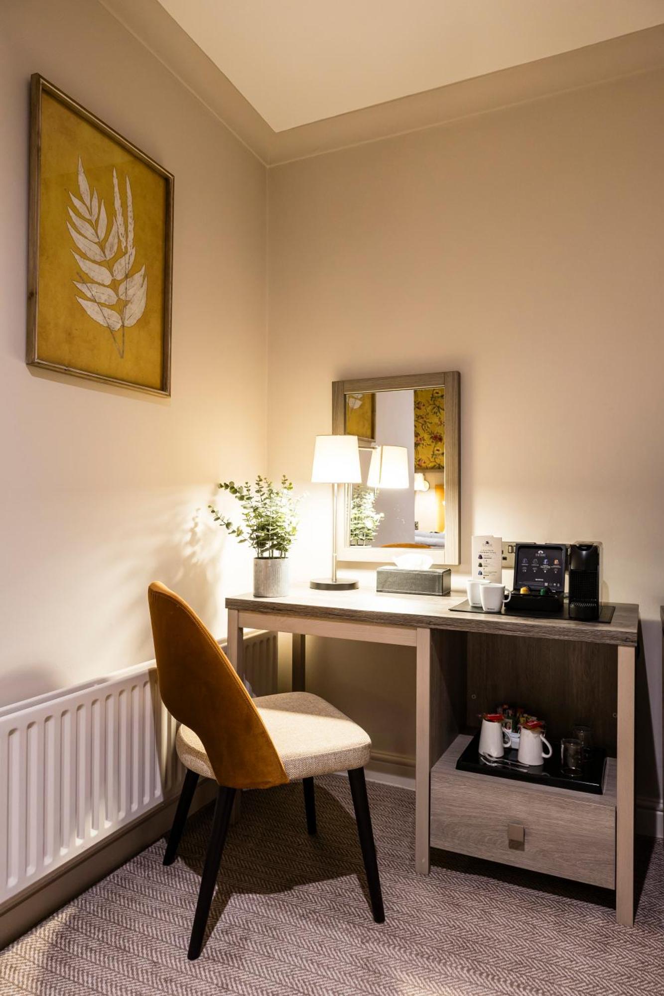 The Holt Hotel Steeple Aston ภายนอก รูปภาพ