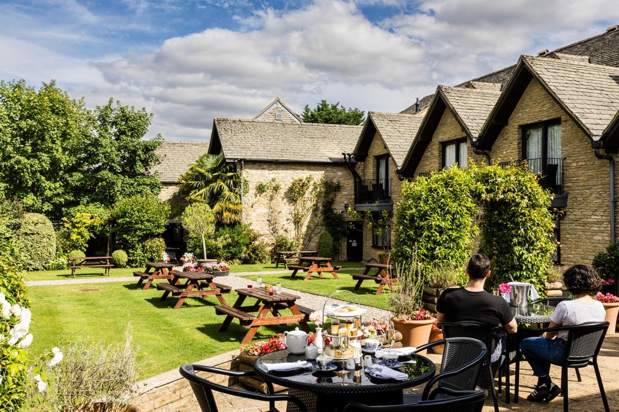 The Holt Hotel Steeple Aston ภายนอก รูปภาพ