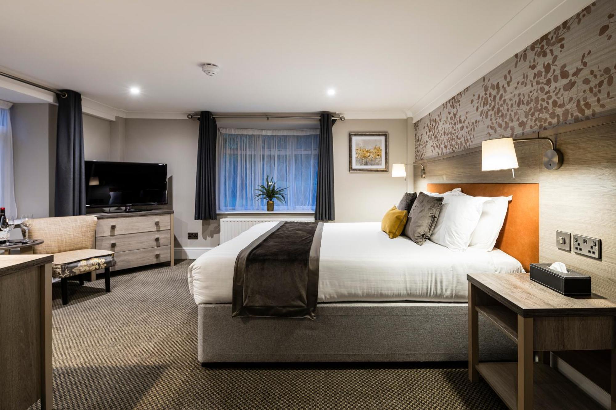 The Holt Hotel Steeple Aston ภายนอก รูปภาพ
